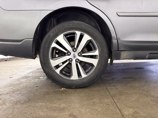 2019 Subaru Outback 3.6R Limited w/ MOONROOF