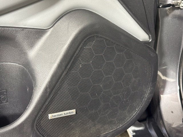 2019 Subaru Outback 3.6R Limited w/ MOONROOF