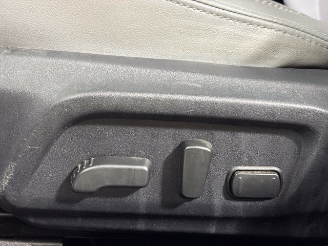 2019 Subaru Outback 3.6R Limited w/ MOONROOF
