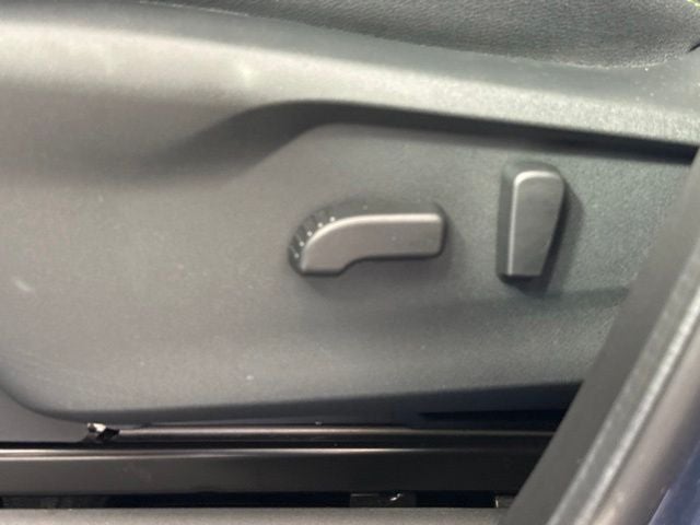 2025 Subaru Ascent Onyx Edition w/ SUNROOF