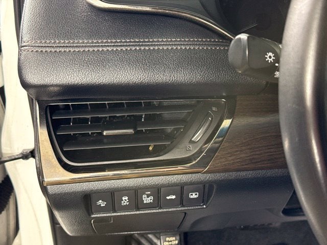 2016 Toyota Avalon Limited w/ PWR MOONROOF
