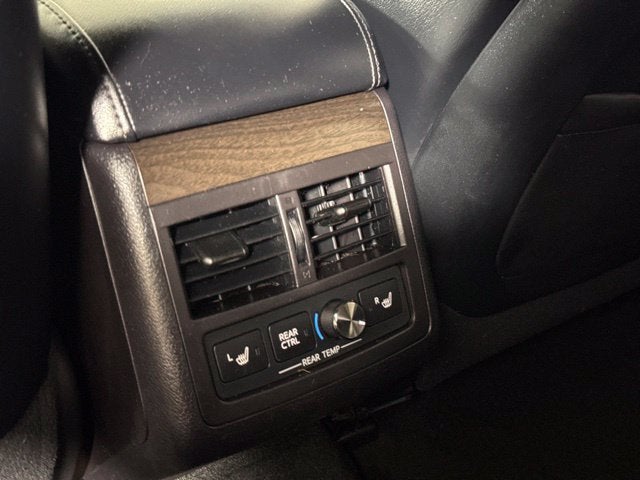 2016 Toyota Avalon Limited w/ PWR MOONROOF
