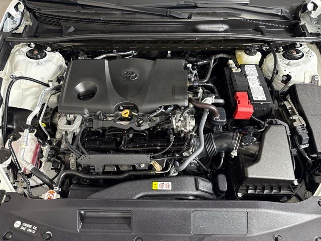 2023 Toyota Camry SE w/ APPLE CARPLAY