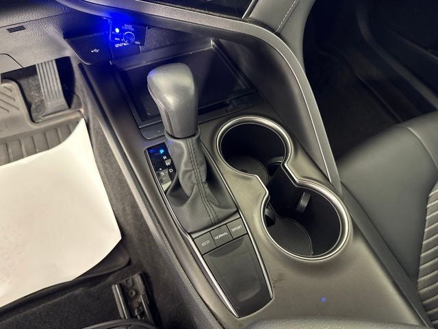 2023 Toyota Camry SE w/ APPLE CARPLAY