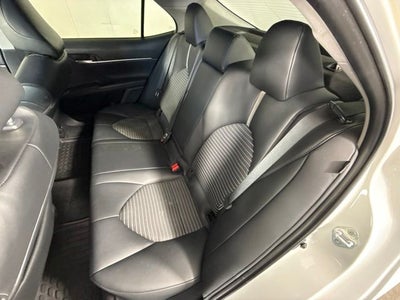 2023 Toyota Camry SE w/ APPLE CARPLAY