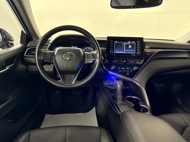 2023 Toyota Camry SE w/ APPLE CARPLAY