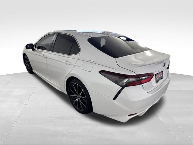 2023 Toyota Camry SE w/ APPLE CARPLAY