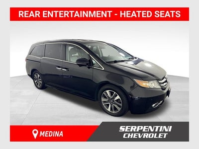 2016 Honda Odyssey Touring w/ REAR ENTERTAINMENT