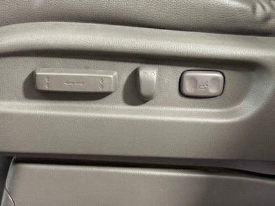 2016 Honda Odyssey Touring w/ REAR ENTERTAINMENT