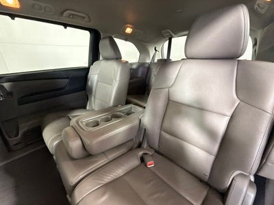 2016 Honda Odyssey Touring w/ REAR ENTERTAINMENT