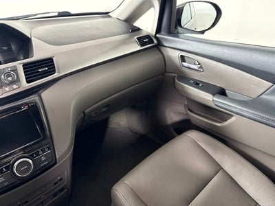 2016 Honda Odyssey Touring w/ REAR ENTERTAINMENT