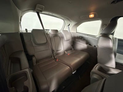 2016 Honda Odyssey Touring w/ REAR ENTERTAINMENT