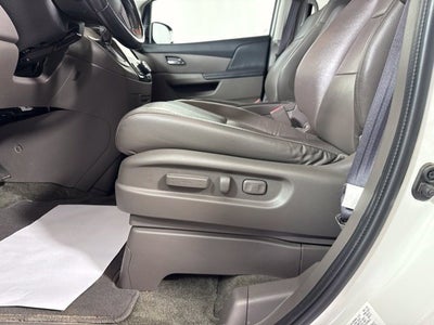 2016 Honda Odyssey Touring w/ HEATED SEATS
