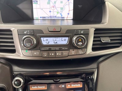 2016 Honda Odyssey Touring w/ HEATED SEATS