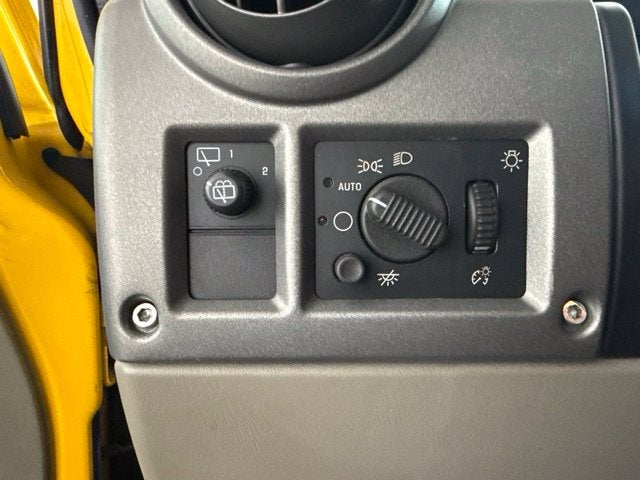 2003 Hummer H2 Base w/ SUNROOF