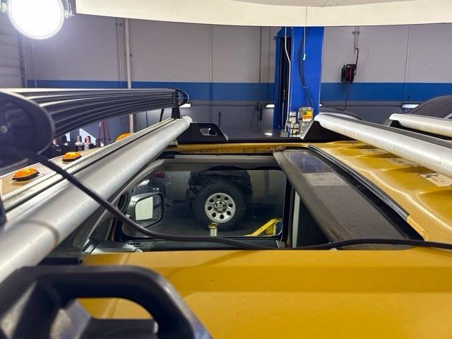 2003 Hummer H2 Base w/ SUNROOF