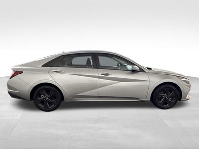 2021 Hyundai Elantra SEL w/ APPLE CARPLAY