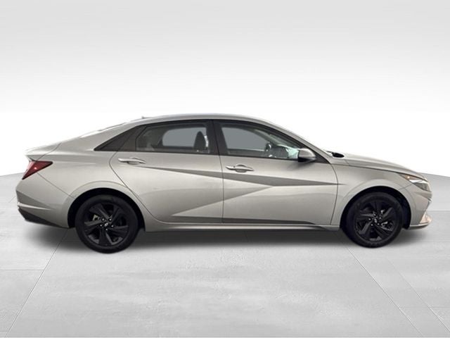 2021 Hyundai Elantra SEL w/ APPLE CARPLAY
