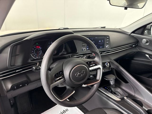 2021 Hyundai Elantra SEL w/ APPLE CARPLAY
