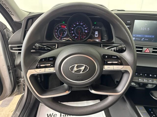 2021 Hyundai Elantra SEL w/ APPLE CARPLAY