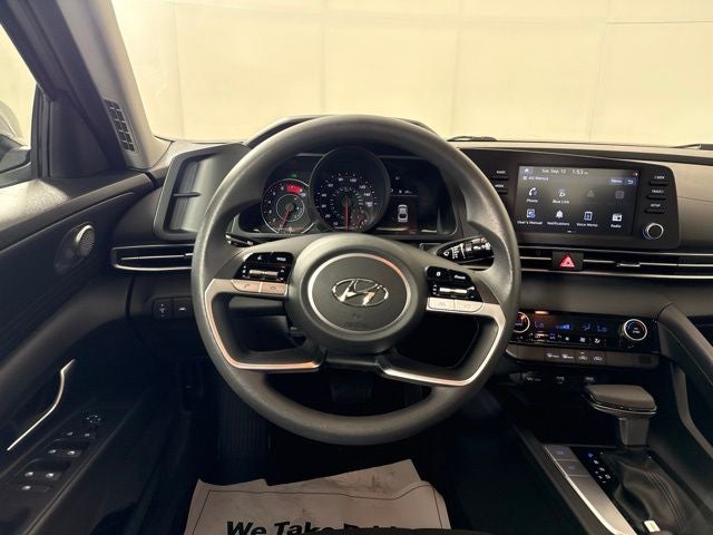 2021 Hyundai Elantra SEL w/ APPLE CARPLAY