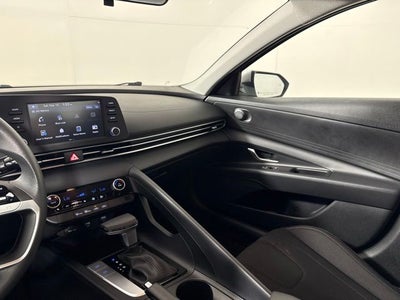 2021 Hyundai Elantra SEL w/ APPLE CARPLAY