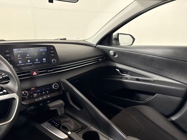 2021 Hyundai Elantra SEL w/ APPLE CARPLAY