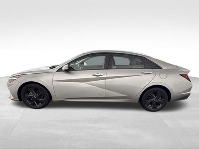 2021 Hyundai Elantra SEL w/ APPLE CARPLAY