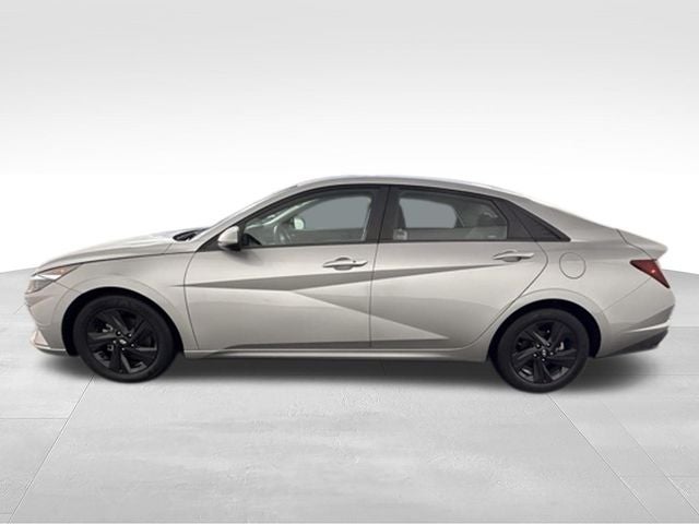 2021 Hyundai Elantra SEL w/ APPLE CARPLAY