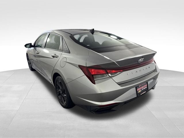 2021 Hyundai Elantra SEL w/ APPLE CARPLAY