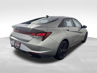 2021 Hyundai Elantra SEL w/ APPLE CARPLAY
