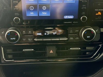 2021 Toyota Highlander XSE AWD w/ SAFETY ALERT PKG