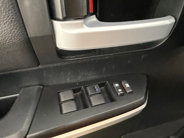 2017 Toyota Tundra SR5 w/ XM RADIO