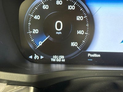 2019 Volvo S60 T6 Momentum w/ PANO MOONROOF
