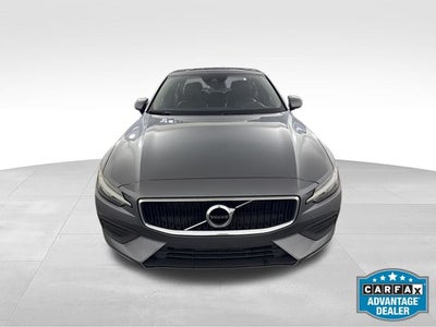2019 Volvo S60 T6 Momentum w/ PANO MOONROOF