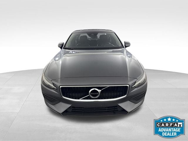2019 Volvo S60 T6 Momentum w/ PANO MOONROOF