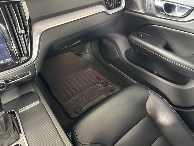 2019 Volvo S60 T6 Momentum w/ PANO MOONROOF