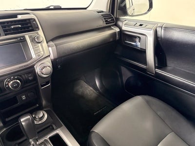 2016 Toyota 4Runner SR5 Premium w/ POWER MOONROOF