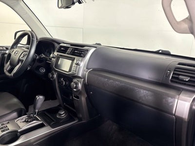 2016 Toyota 4Runner SR5 Premium w/ POWER MOONROOF