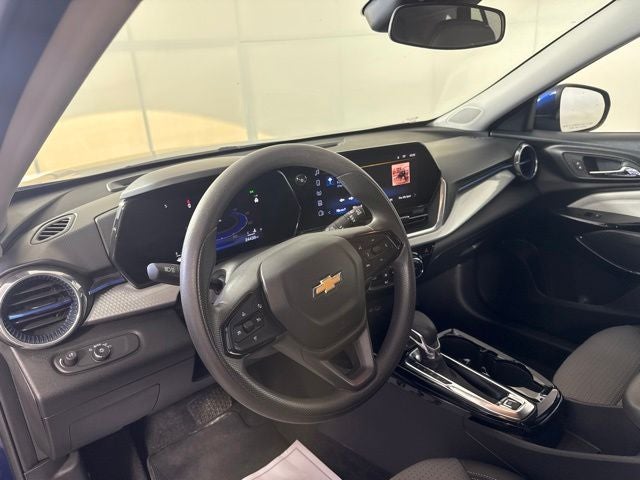 2024 Chevrolet Trax LT w/ APPLE CARPLAY