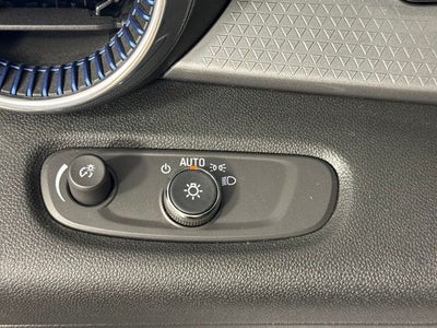2024 Chevrolet Trax LT w/ APPLE CARPLAY