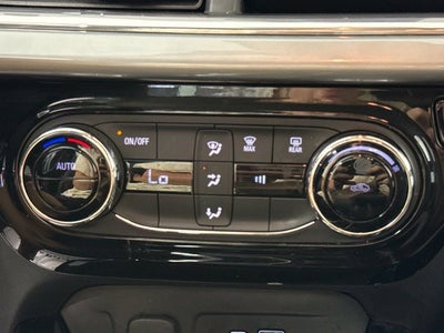 2024 Chevrolet Trax LT w/ APPLE CARPLAY