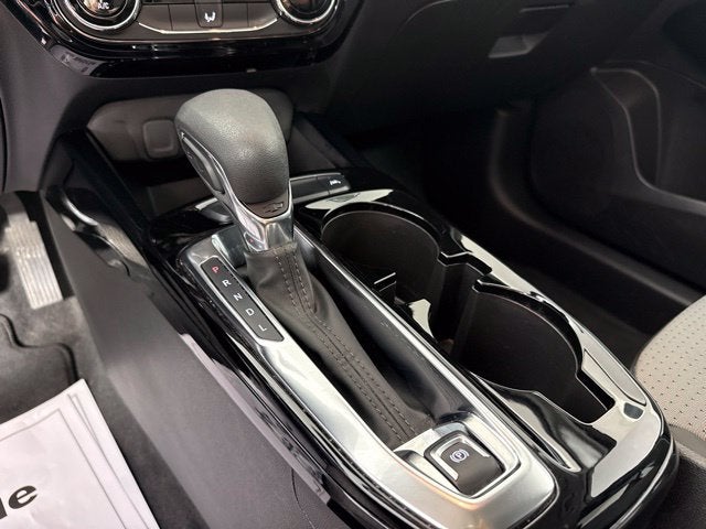 2024 Chevrolet Trax LT w/ APPLE CARPLAY