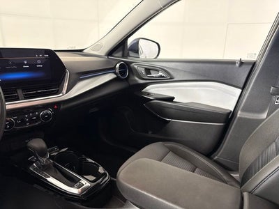 2024 Chevrolet Trax LT w/ APPLE CARPLAY