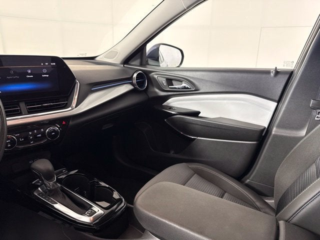 2024 Chevrolet Trax LT w/ APPLE CARPLAY