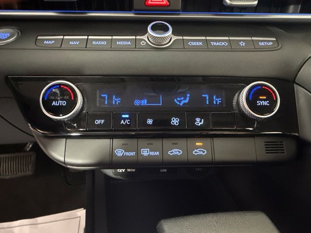2024 Hyundai Elantra SEL w/ LANE KEEP ASSIST
