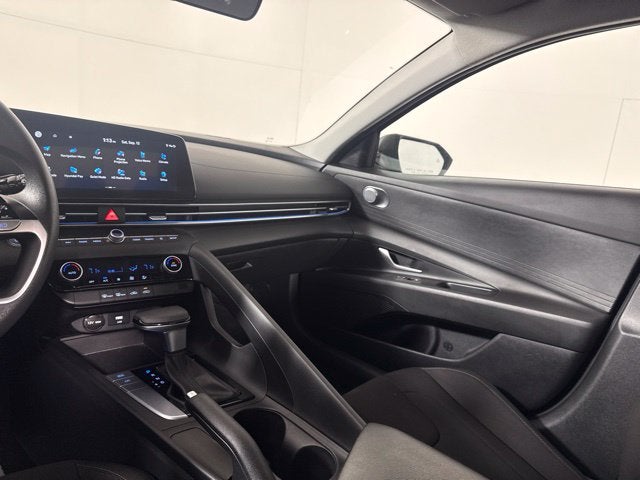 2024 Hyundai Elantra SEL w/ LANE KEEP ASSIST