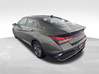 2024 Hyundai Elantra SEL w/ LANE KEEP ASSIST