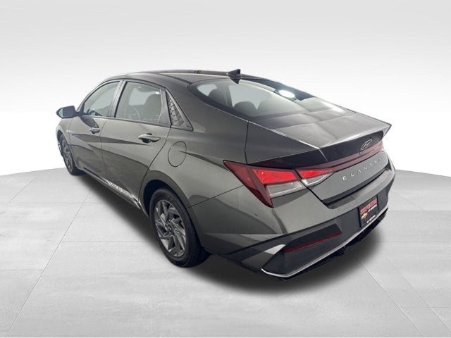 2024 Hyundai Elantra SEL w/ LANE KEEP ASSIST