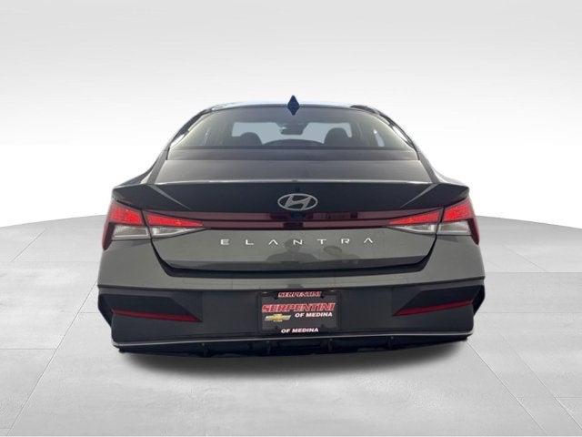 2024 Hyundai Elantra SEL w/ LANE KEEP ASSIST